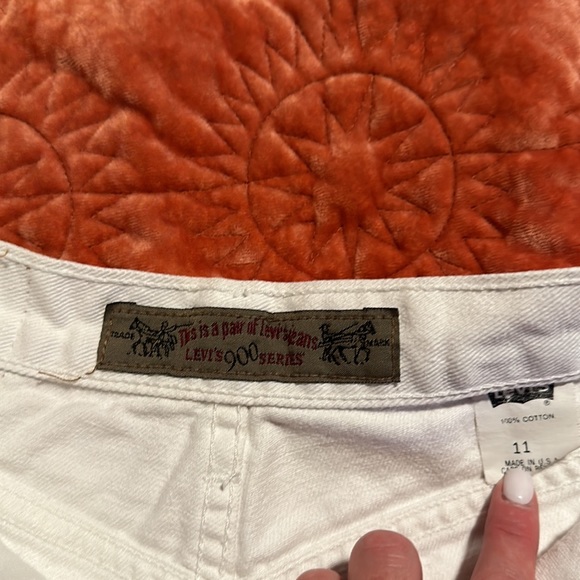 Vintage Levi’s 900 Series Cutoff Shorts - Picture 3 of 3